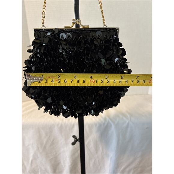Black Sequin Evening Purse With Gold Chain Strap 7 X 6 Inches - Picture 13 of 15